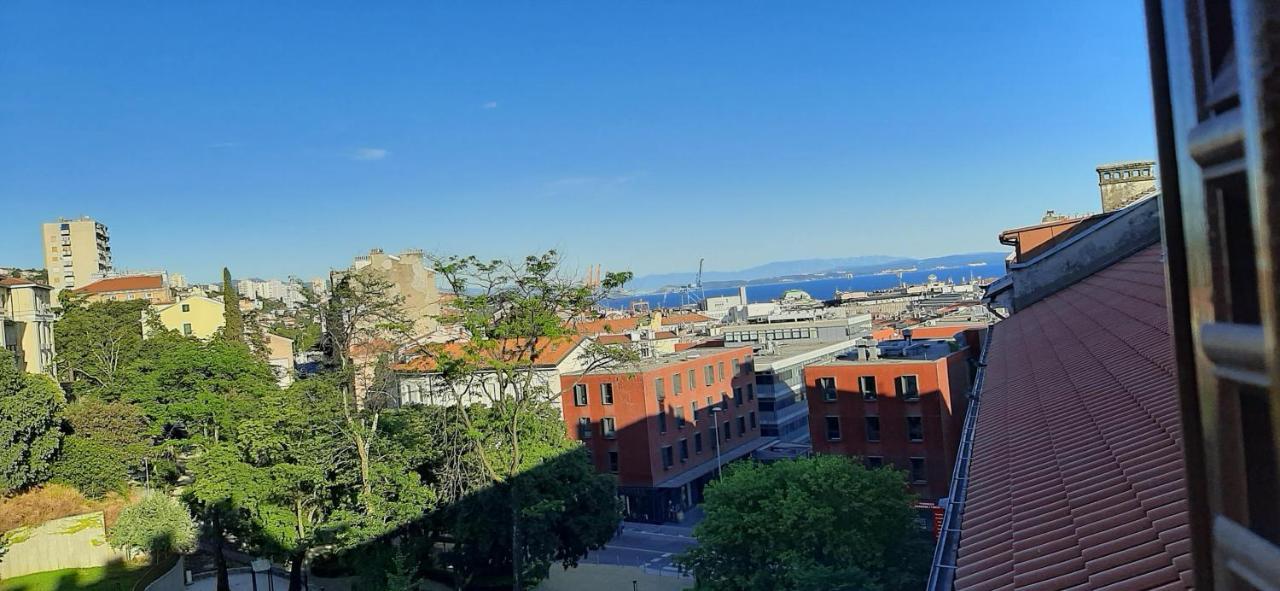 Apartment Pomerio Rijeka Bagian luar foto